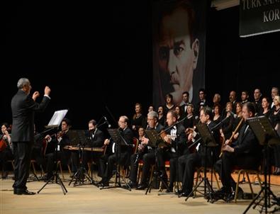 Yeşilkent Türk Sanat Müziği Korosu’ndan Muhteşem Konser