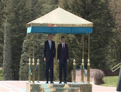 Başbakan Davutoğlu, Avustralya Başbakanı Abbott'u Resmi Törenle Karşıladı