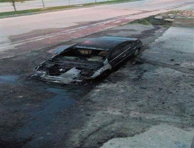 İnşaat İşçisinin Otomobilini Yaktılar
