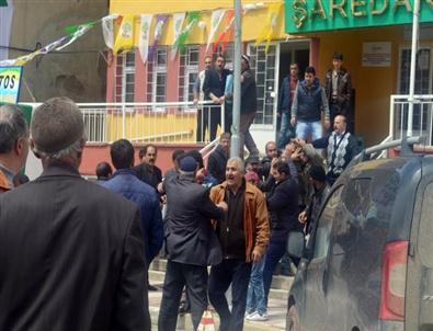 Şeyh Said'in Torunu Ak Parti Milletvekili Adayı Fırat'a Sopalı Saldırı