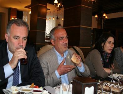 Hdp Milletvekili Adayları Basınla Buluştu