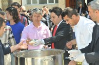 KUTLU DOĞUM - Aesob, Cuma Namazı Çıkışında Cemaate Helva İkram Etti