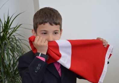 Bayrağına Sahip Çıkan O Çocuk Konuştu