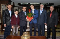 KOCAELİ VALİSİ - Cımbızlar Camii Dernek Yönetimi Vali Güzeloğlu’nu Ziyaret Etti