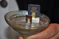 ALTIN FİYATI - Dünyanın En Küçük Kitabı İzmir Kitap Fuarında