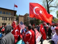 Azeri Vatandaş, Türk Bayrağını tek başına korudu