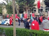 TÜRK BÜYÜKELÇİLİĞİ - Budapeşte’de Türk Vatandaşları Ermeniler’in Eylemi İçin Tek Vücut Oldu