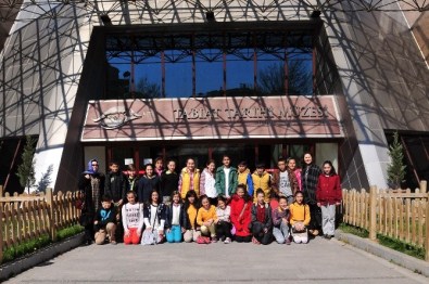 Mamak Belediyesi Bilgi Evleri Öğrencileri Tabiat Tarihi Müzesini Gezdi