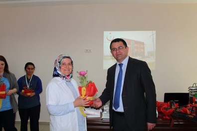 Sağlık Müdürü Dr. Arslan, Ebeler Haftasını Kutladı