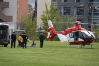 EVDE TEK BAŞINA - Temizlediği Tüfeği Ateş Alan Yaşlı Adam Ağır Yaralandı