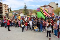 Bozüyük’te Çocuklar Bayramlarını Neşe İçerisinde Kutluyor