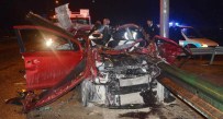Bursa’da Bariyere Çarpan Otomobil İkiye Bölündü: 1 Yaralı