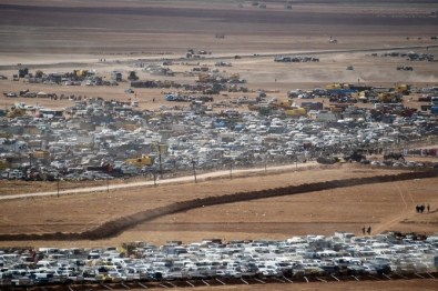 Türkiye Sınırındaki Suriye Plakalı Araçlar Tahliye Edildi