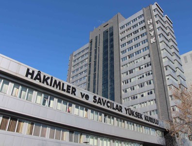 3 hakim görevden alındı