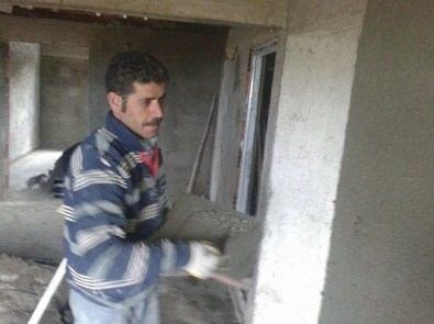 Gündüzleri Sıvacı, Akşamları Milletvekili Adayı