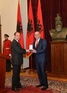 Prof.dr. Ersöz ve Prof.dr Eren’e Arnavutluk Devlet Nişanı