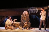 TURNE - Eskişehir Şehir Tiyatroları’nın 'Jeanne D’arc’ın Öteki Ölümü” Oyunu İzmir Devlet Tiyatrosu’na Konuk Oluyor