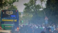 Fenerbahçe Takım Otobüsüne Pet Şişeli Saldırı