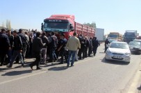 KAMYONCU - Kayseri’de Kamyoncular Yol Kesip Eylem Yaptı