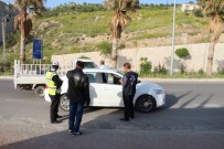 IŞIK İHLALİ - Mut’ta Sürücülere Sıkı Denetim