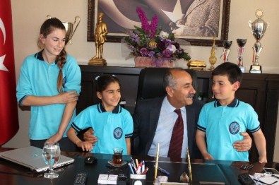 Öğrenciler Okul Gazetesi İçin Başkan Culha İle Röportaj Yaptı