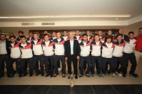 ALTıNOK ÖZ - Şampiyonlardan Başkan Altınok Öz’e Ziyaret