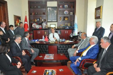 MHP'lı Adaylar İnebolu'yu Ziyaret Etti