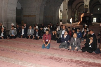 Öğrenciler Hutbe Yarışması'nın Finalinde Ter Döktü