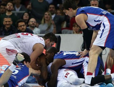 Anadolu Efes tarih yazdı!