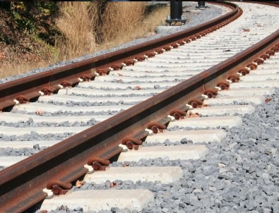 İzmir'de tren raydan çıktı!