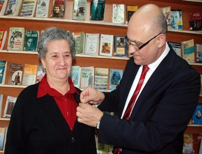 Kitap Kurdu Kadına Ödül