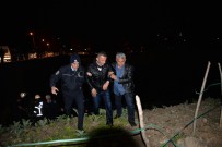 ŞIRINEVLER - Dereye Düşen Kişi Görevlilere Zor Anlar Yaşattı