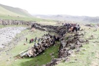 BENDİMAHİ ÇAYI - Kayalıklardan Düşen Kamyonda Sıkışan Şahıs Kurtarıldı