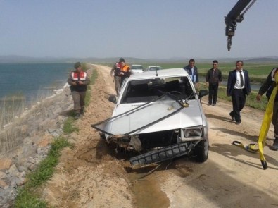 Kontrolden Çıkan Otomobil Suğla Gölü'ne Uçtu