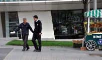 TAKSİ ŞOFÖRLERİ - Simitçi 'Şüpheli Çanta'ya Aldırış Etmedi