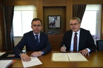 AHMET DENIZ - Spor Toto Tarafından Ardahan'da Yapılacak Olan 6 Halı Saha İçin Protokol İmzalandı