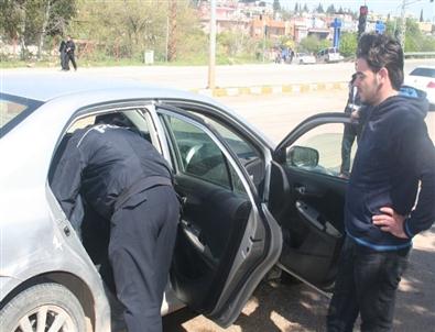 Reyhanlı’da Polis Suriye Plakalı Araçlarda Denetimleri Arttırdı