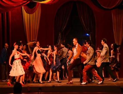 'batı Yakası Hikayesi'Gönülleri Fethetti