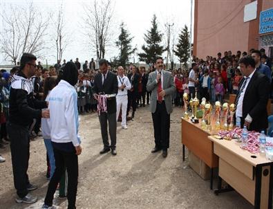 Dicle İlçesinde Atletizm Turnuvası Düzenlendi