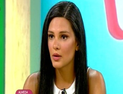 Almeda açtı ağzını yumdu gözünü