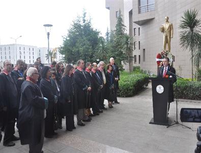 İzmir'de Avukatlar Günü İçin Tören
