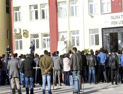 Ölen Öğretmenin Okulunda Hüzünlü Tören