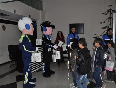 Minik Öğrenciler Polislik Mesleğini Tanıdı