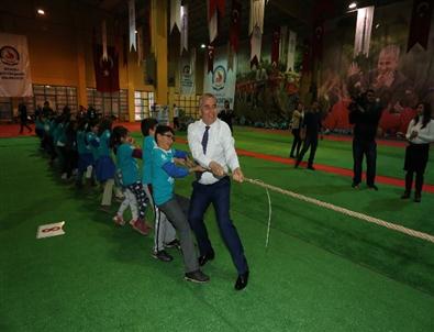 Başkan Zolan Çocuklar Gibi Eğlendi