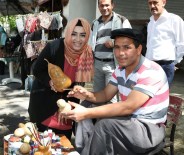 KADIN MİLLETVEKİLİ - AK Parti Milletvekili Adayına Recep Tayyip Erdoğan'lı Hediye