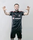 BEŞIKTAŞ DERGISI - Beşiktaşlı Futbolcu Serdar Kurtuluş Açıklaması