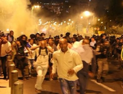 Etiyopya asıllı Yahudiler İsrail polisiyle çatıştı