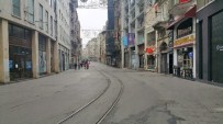 İstiklal Caddesi Boş Kaldı