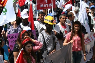 Kars'ta 1 Mayıs Sazlı Sözlü Kutlandı