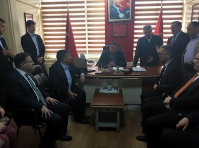 Milli Savunma Bakanı Yılmaz CHP'yi Ziyaret Etti